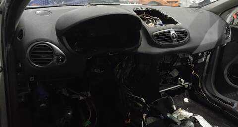 Salpicadero Renault Clio EXCEPTION GRANDTOUR 86CV 63KW