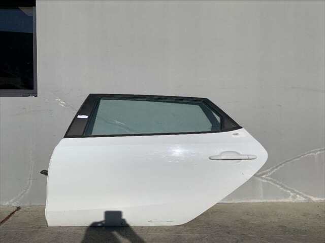 Puerta Trasera Izquierda Hyundai i30 1396 CC 1.4 LTR) 109CV/80KW 0CV