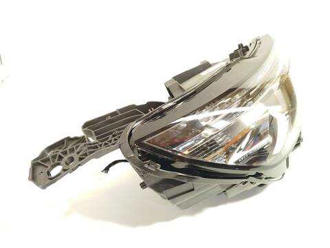 Foto 3ª: Faro Derecho Peugeot 3008 1.2 THP/ PURETECH 130 MRHNSM MRHNSU MRHNSJ MRHNYW ... 131CV 96KW (2022)