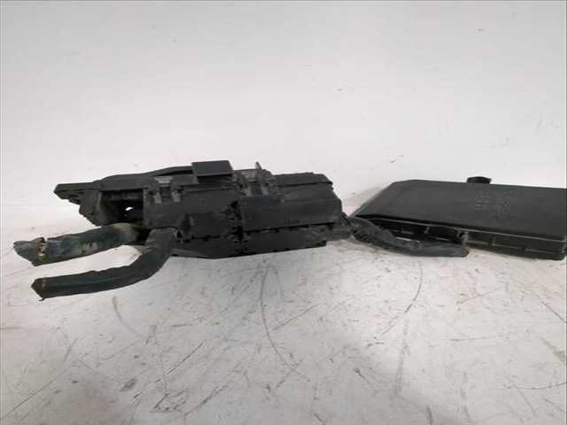 Foto 3ª: Caja Reles Fusibles Kia Carens 2.0 CRDI 140 140CV [D4EA] (2006)