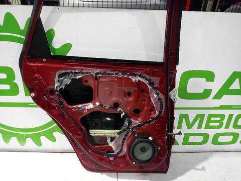 Foto 3ª: Puerta Trasera Izquierda Toyota Auris HYBRID FEEL EDITION 136CV (2013)