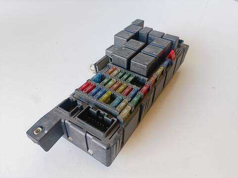 Foto 3ª: Caja Reles Fusibles Volvo S80 2.5 D 140CV (1999)