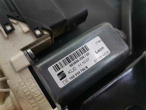 Foto 3ª: Elevalunas Manual Trasero Derecho Seat Leon ERENCE 1.9 TDI 105CV (2005)