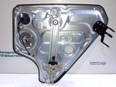 Foto 2ª: Elevalunas Manual Trasero Izquierdo Kia Venga CONCEPT 90CV 66KW [G4FA] (2016)