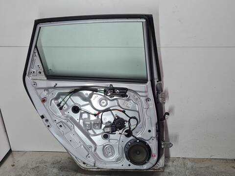 Foto 3ª: Puerta Trasera Izquierda Hyundai i30 1.6 CRDI CAT 90CV 66KW (2011)