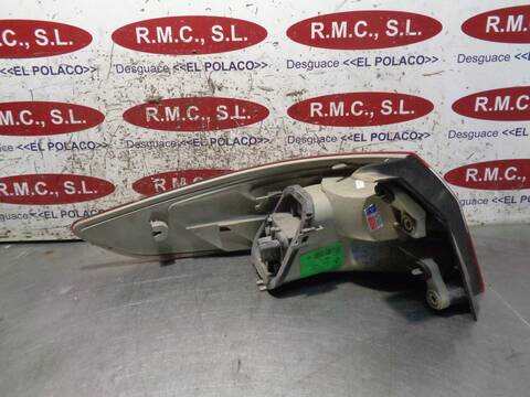 Foto 4ª: Piloto Trasero Derecho Renault Fluence LIMITED 110CV 81KW [K9K J8] (2011)