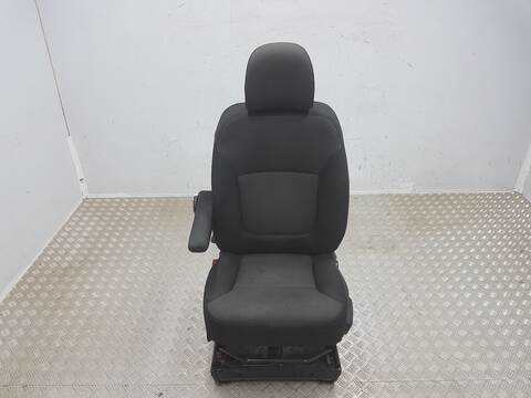Foto 3ª: Asiento Delantero Izquierdo Nissan Primastar L1H1 28T OPTIMA CB6
