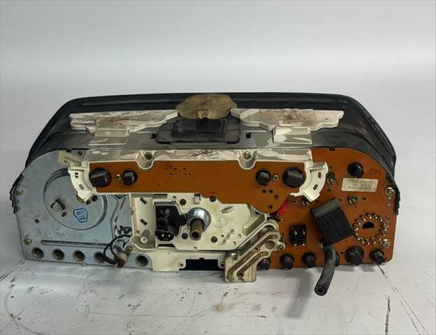 Foto 2ª: Cuadro de Instrumentos Mercedes 190 2.0 GASOLINA [G/102961] (1989)