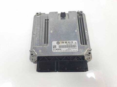 Centralita Motor ECU Volkswagen Transporter T5 COMBI