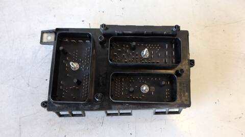 Foto 3ª: Caja Reles Fusibles Opel Astra EDITION 1.4 16V 90CV (2006)
