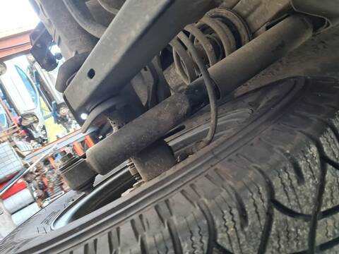 Amortiguador Trasero Izquierdo Jeep Cherokee 2.5 CRD BASICO 143CV 105KW