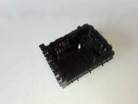 Foto 3ª: Caja Reles Fusibles Volkswagen Golf HIGHLINE 1.9 TDI 105CV (2003)