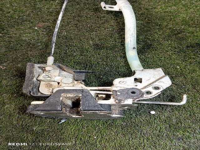 Foto 3ª: Cerradura Puerta Trasera Izquierda Toyota Land Cruiser 4.2 D HZJ 105 GX [1HZ] (2006)