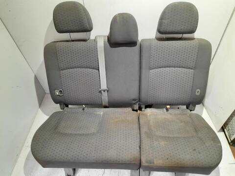Foto 1ª: Asientos Traseros Kia Carens 2.0 TD CAT 113CV [D4EA] (2002)