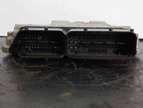 Centralita Motor ECU Volkswagen Passat ADVANCE PLUS 105CV