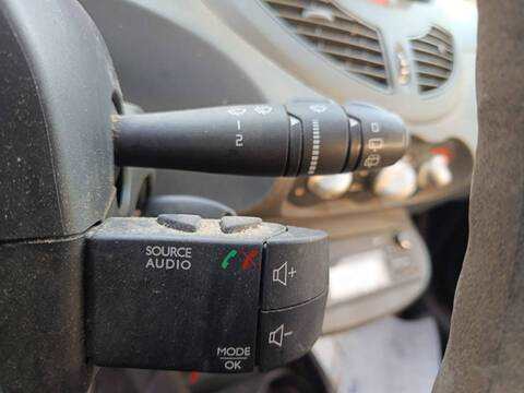 Mando Multifuncion Renault Twingo D4F722