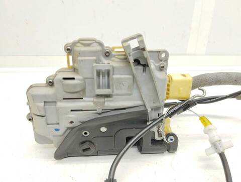 Foto 4ª: Cerradura Puerta Trasera Izquierda Volkswagen Tiguan 2.0 TDI 140CV 103KW [CBA] (2008)