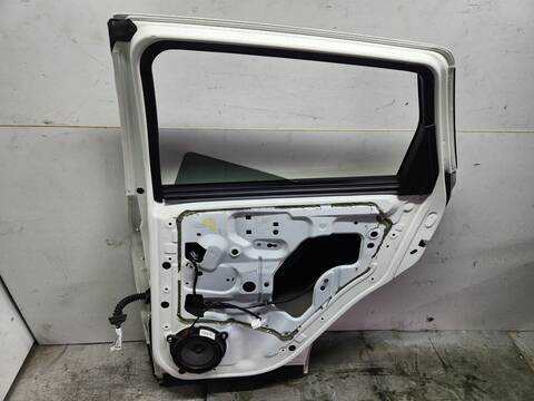 Foto 3ª: Puerta Trasera Derecha Nissan Qashqai TEKNA PREMIUM 4X4 150CV 110KW [M9R855] (2013)