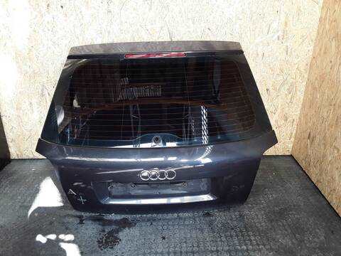 Portón Audi A3 1.6 102CV