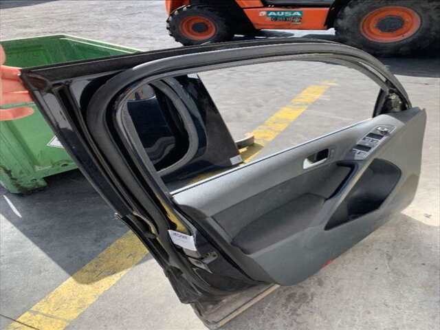 Foto 2ª: Puerta Delantera Izquierda Volkswagen Tiguan 2.0 TDI 240CV [CFFB] (2010)
