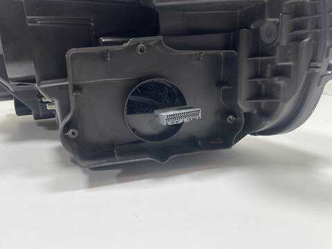 Foto 3ª: Faro Izquierdo Volvo XC 90 D4204T14 (2022)