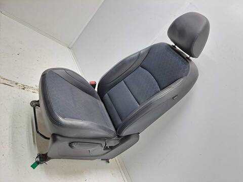 Foto 2ª: Asiento Delantero Izquierdo Ssangyong Tivoli CRYSTAL 4X2 116CV 85KW [673910] (2017)