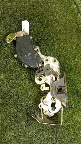 Foto 3ª: Cerradura Puerta Trasera Izquierda Toyota 4 Runner 3.0 T DIESEL (1993)