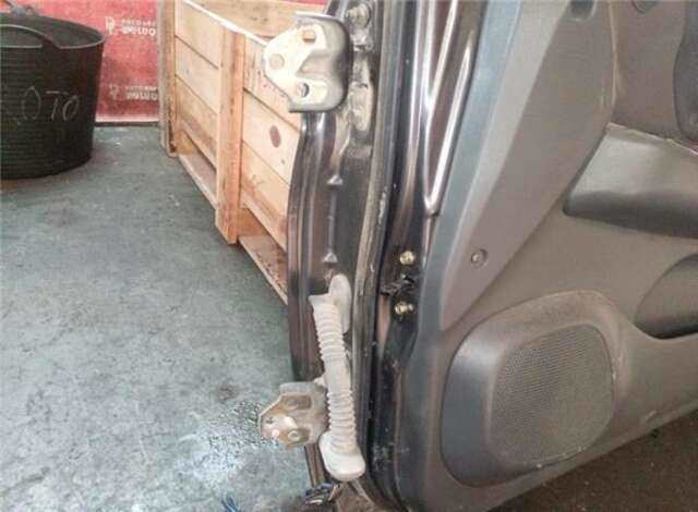 Foto 3ª: Cerradura Puerta Delantera Derecha Mitsubishi Montero 2.5 TD [4 D 56 T]
