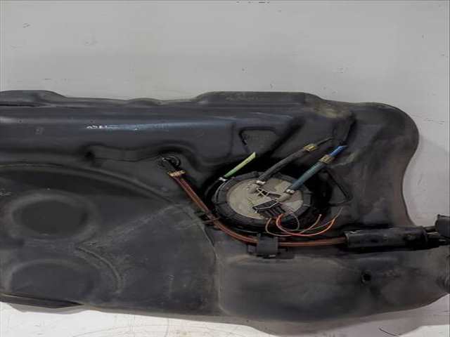 Foto 3ª: Deposito de Combustible Volkswagen Golf 2.0 FSI 150CV [AXW BLR BLX BLY BVX BVY BVZ] (2003)
