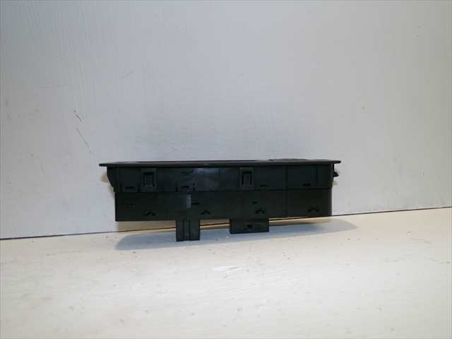 Foto 2ª: Botonera Elevalunas Renault Megane 1.5 DCI SPORT TOURER, 2019- [K9KU8] (2021)