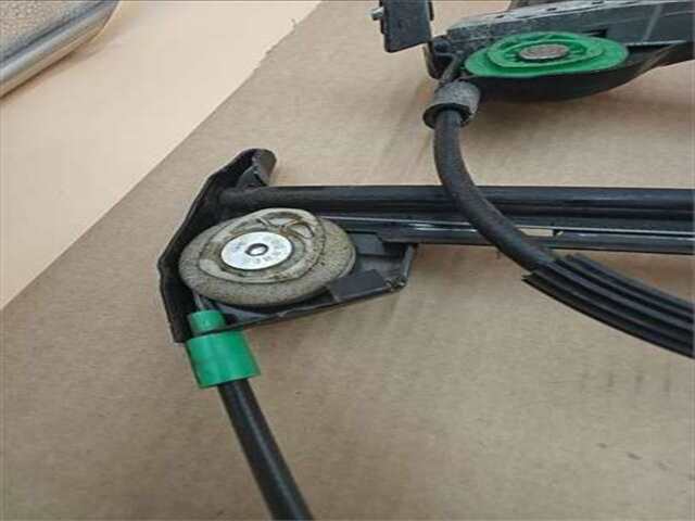 Foto 3ª: Elevalunas Eléctrico Delantero Izquierdo Peugeot 206 1.6 CC [1.6 LTR. - 80 KW HDI FAP CAT (9HZ - DV6TED4)] [9HZ / DV6TED4]