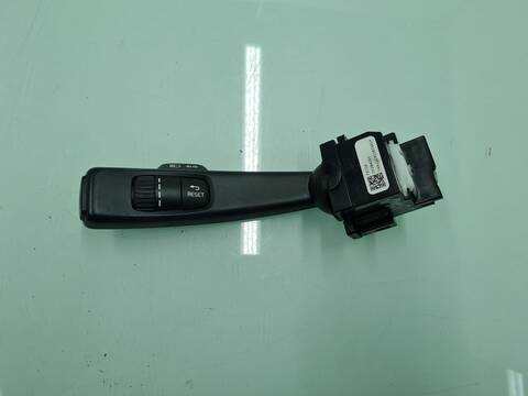 Foto 2ª: Mando Multifuncion Volvo V40 MOMENTUM 114CV 84KW [D4162T] (2015)