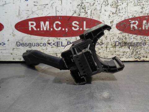 Foto 4ª: Mando Multifuncion Volkswagen Passat ADVANCE BERLINA 130CV 96KW [AVF] (2001)