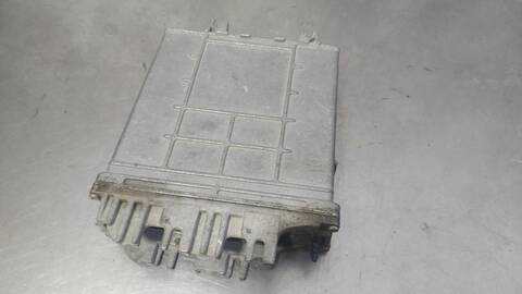 Foto 3ª: Centralita Motor ECU Audi A4 1.9 TDI BERLINA 110CV 81KW (1994)