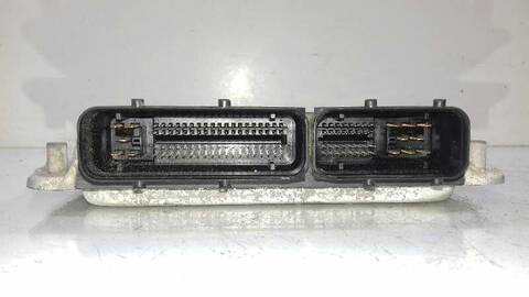 Foto 2ª: Centralita Motor ECU Volkswagen Golf BASICO BERLINA 90CV 66KW [ALH] (2000)