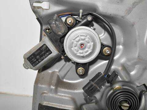 Foto 2ª: Elevalunas Manual Trasero Izquierdo Hyundai Terracan 2.9 CRDI CAT 163CV 120KW [J3] (2005)