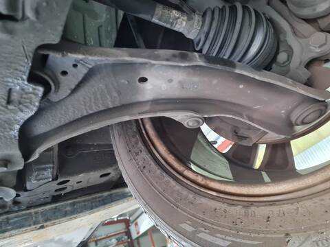 Foto 1ª: Brazo Suspension Delantero Izquierdo Nissan Qashqai ACENTA 4X4 141CV 104KW [MR20DE] (2010)