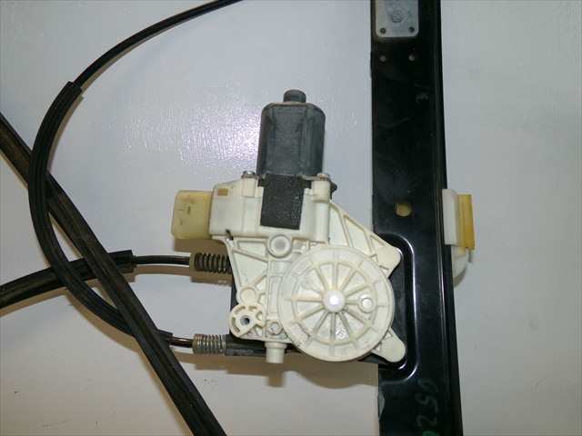 Foto 2ª: Elevalunas Eléctrico Delantero Derecho Ford Mondeo 2.0 TDCI 2007-2010 [QXBA] (2008)