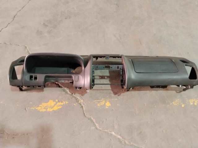 Salpicadero Nissan Terrano 2.7 TD TI 5P