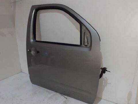 Foto 2ª: Puerta Delantera Derecha Nissan Pathfinder 2.5 DCI SE 171CV 126KW [YD25 EURO 4] (2007)