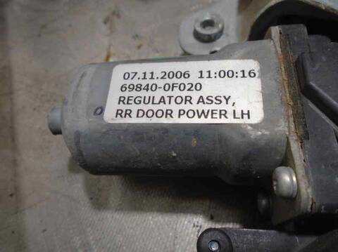 Foto 2ª: Elevalunas Manual Trasero Izquierdo Toyota Corolla 2.2 TD CAT 136CV 100KW [2AD-FTV] (2007)
