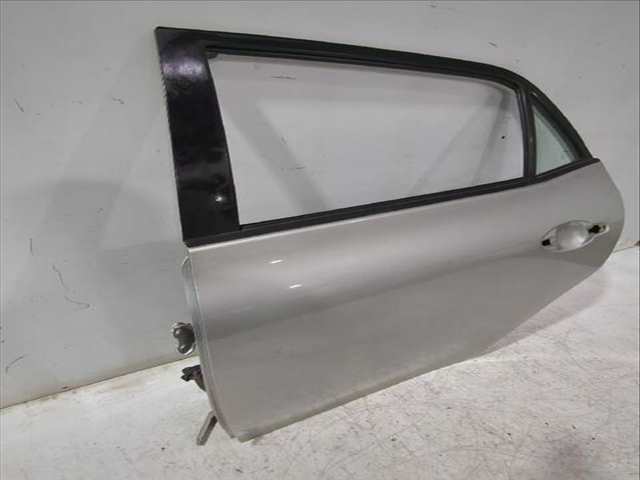 Foto 3ª: Puerta Trasera Izquierda Toyota Auris 1.6 ZRE151_) 124CV [1ZR-FE] (2006)