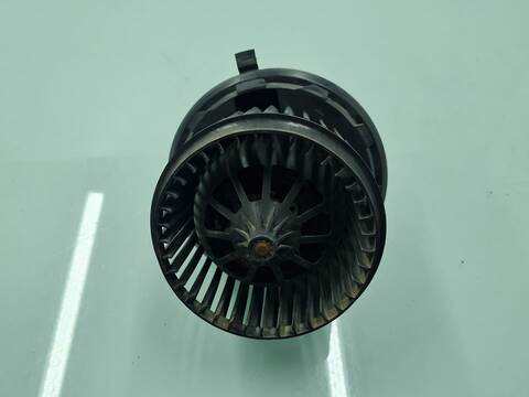 Foto 2ª: Calefacción Volkswagen Transporter D 131CV 96KW T5 COMBI FURGONETA [BNZ] (2008)
