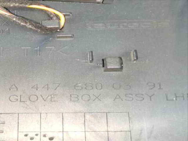 Foto 3ª: Guantera Mercedes Vito 116 CDI - 116 BLUETEC 447.701 447.703 447.705) (2014)