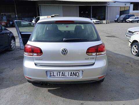 Portón Volkswagen Golf ADVANCE 140CV 103KW