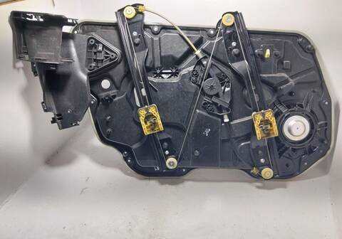 Foto 2ª: Elevalunas Eléctrico Delantero Derecho Volvo V60 SUMMUM 2 DIESEL CAT 1969 CM3) 150CV [D4204T4] (2015)