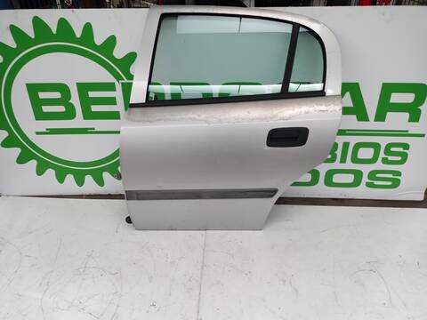 Puerta Trasera Izquierda Opel Astra 1.6 16V BERLINA 101CV 74KW