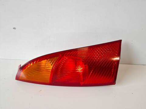 Foto 3ª: Piloto Trasero Izquierdo Ford Focus AMBIENTE 1 16V CAT 101CV (1998)