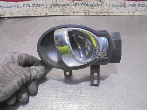 Maneta Interior Trasera Derecha Nissan Juke ACENTA 116CV 85KW