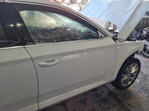Puerta Delantera Derecha Skoda Superb ACTIVE 150CV 110KW